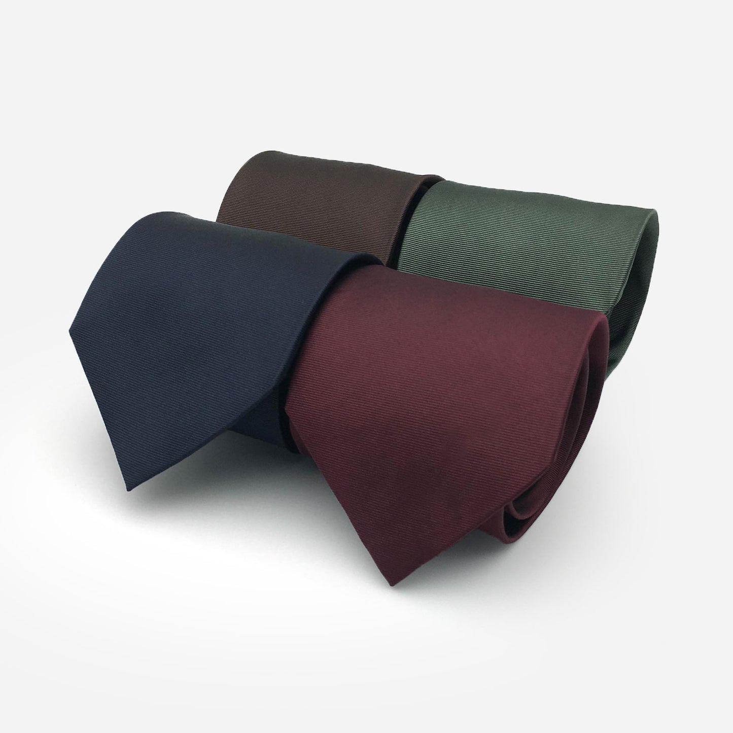 Lot de 4 cravates en soie unies