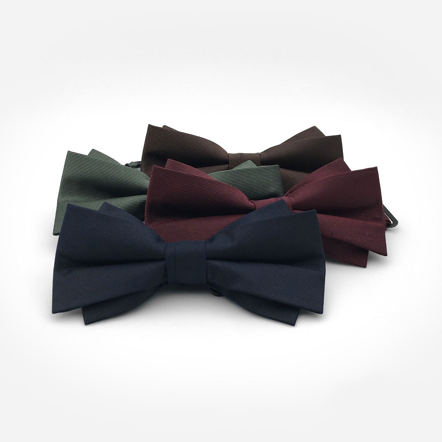 Lot de 4 nœuds papillon en soie unis